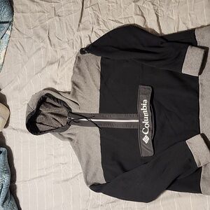 Women Columbia hoodie, front pocket